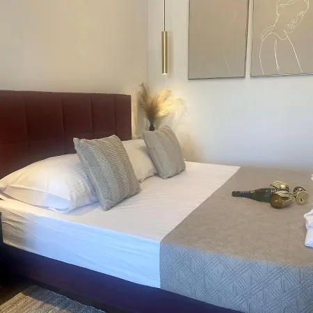 Luxury Penthouse Avalon 챠브타트