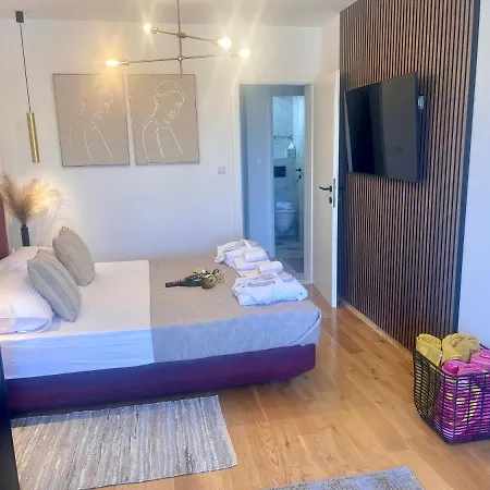 아파트 Luxury Penthouse Avalon