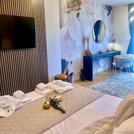 Luxury Penthouse Avalon 아파트 챠브타트