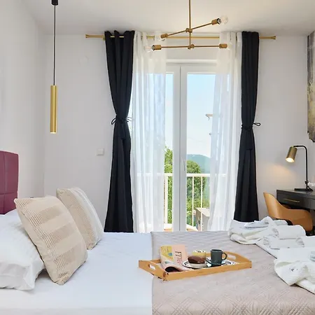 Luxury Penthouse Avalon 아파트 챠브타트