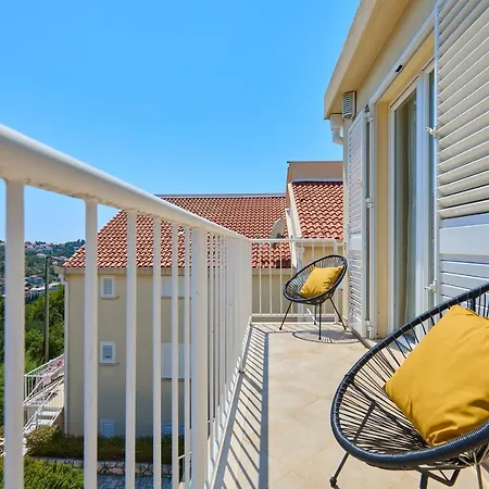 Luxury Penthouse Avalon