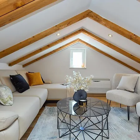 Luxury Penthouse Avalon * 察夫塔特