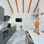 Luxury Penthouse Avalon Daire