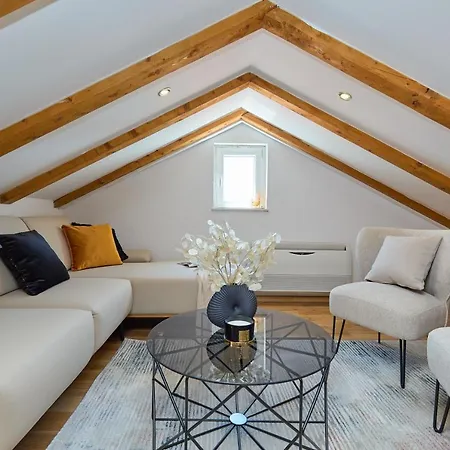 Luxury Penthouse Avalon Daire